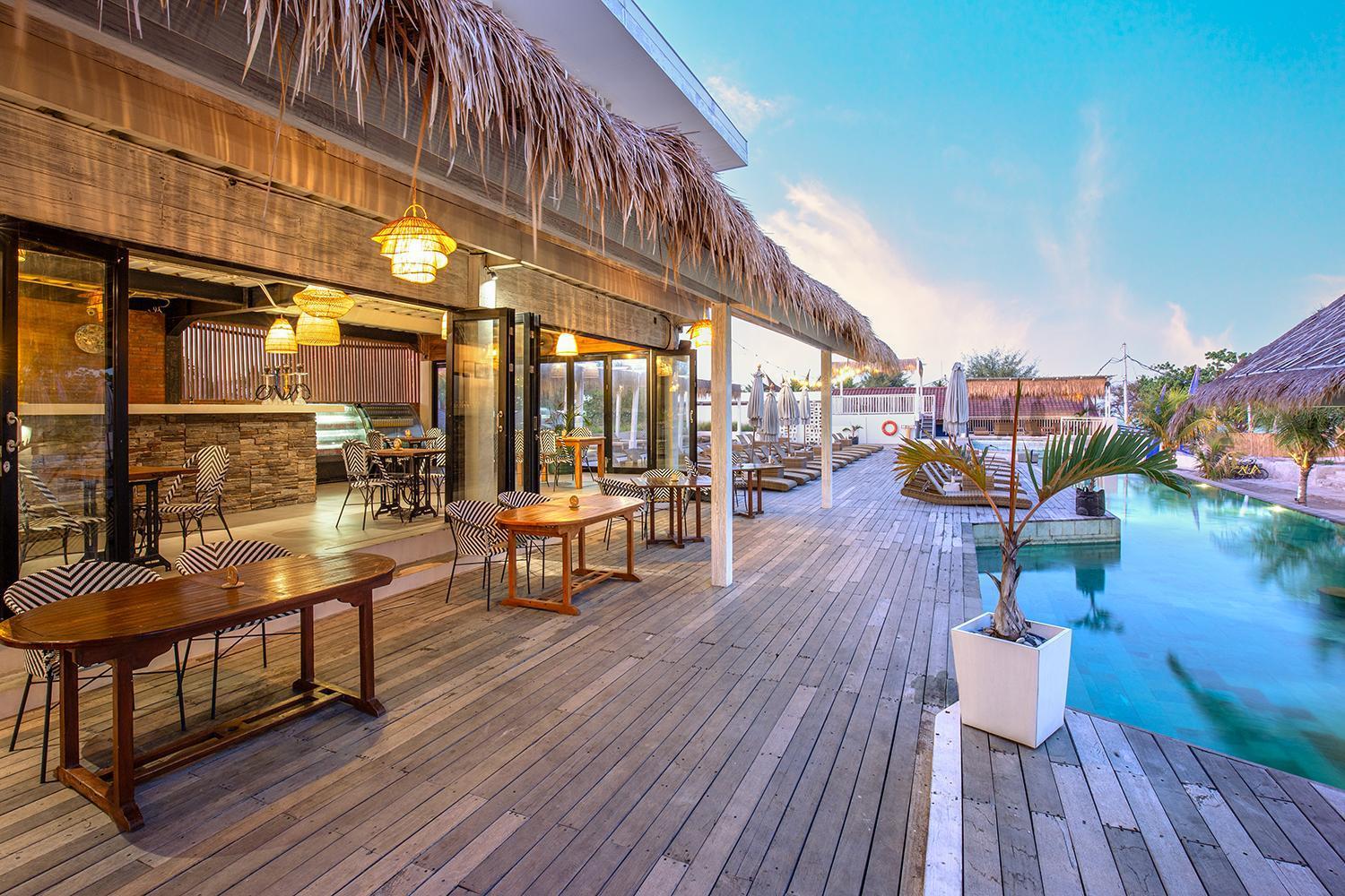 Frii Resort Гили Траванган Экстерьер фото